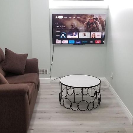 2 Bedroom Luxury Apartment Guelph Ngoại thất bức ảnh